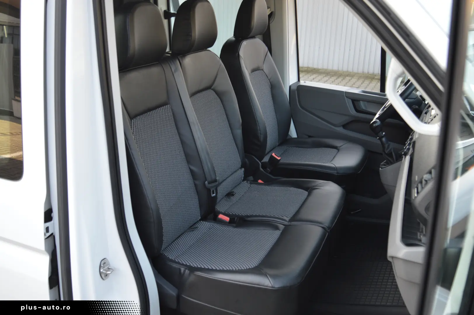 VOLKSWAGEN CRAFTER L4 2.0TDI Cabina Dubla 7 Locuri