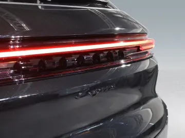 Cayenne E-Hybrid BOSE Massage HD Matrix 22