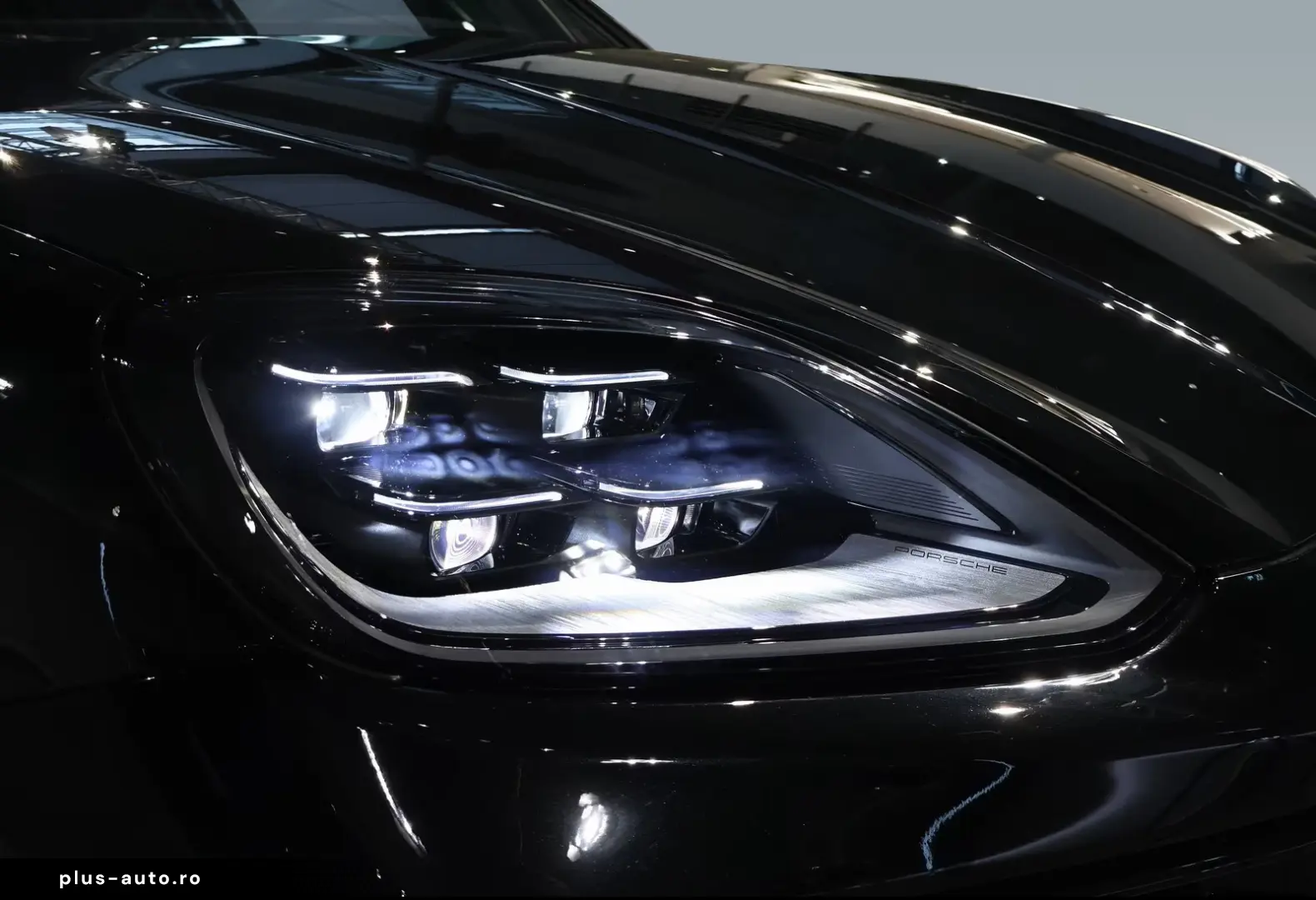 Cayenne E-Hybrid BOSE Massage HD Matrix 22