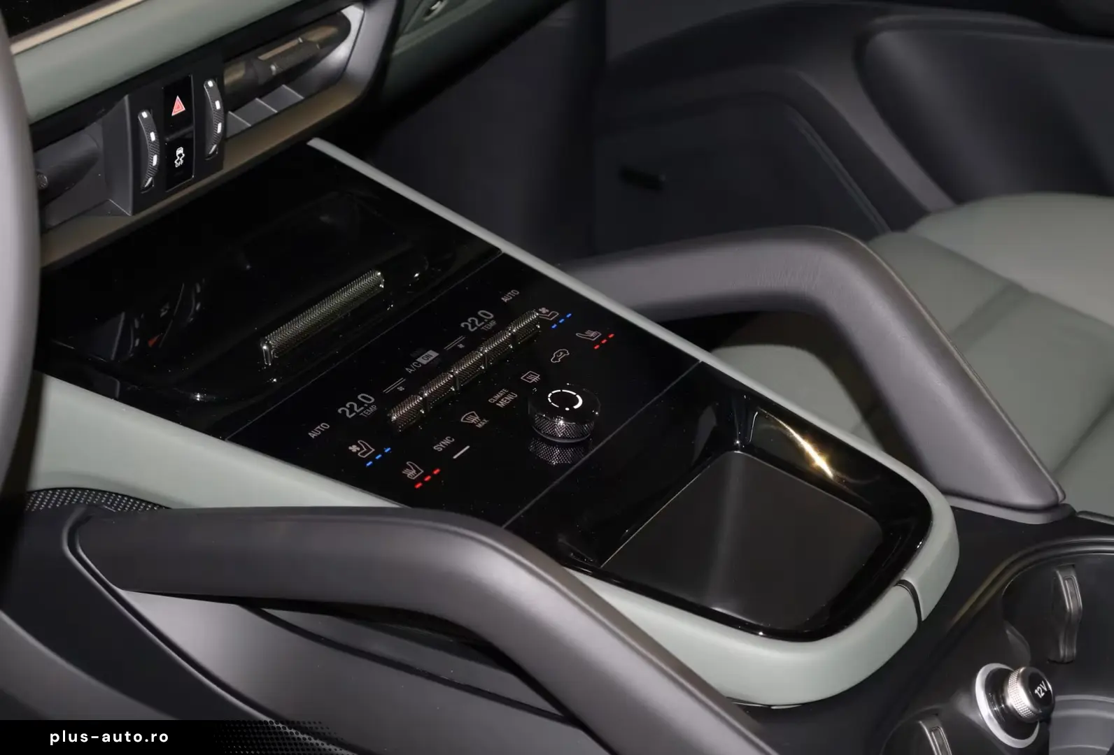 Cayenne E-Hybrid BOSE Massage HD Matrix 22