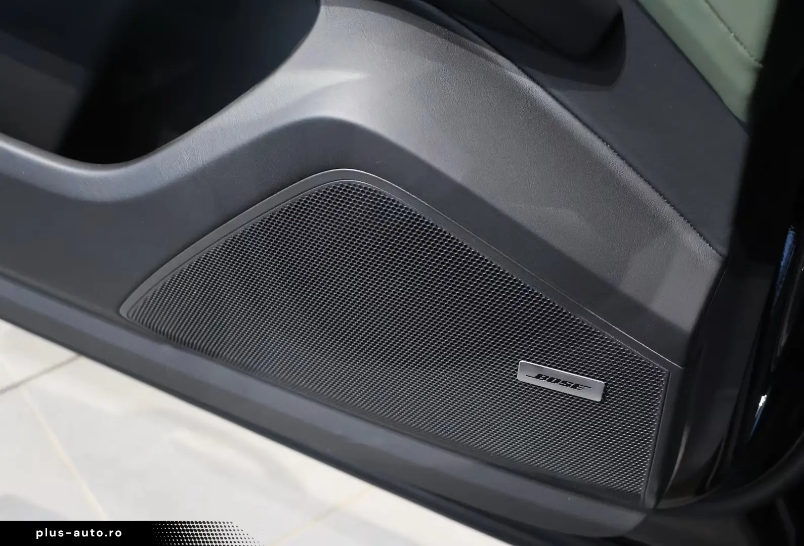 Cayenne E-Hybrid BOSE Massage HD Matrix 22