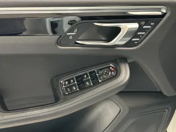 Macan S PDK Navi Leder LED Luftfed. Panorama 20