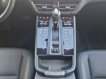 Macan Approved Pano CarPlay Signassist RFK