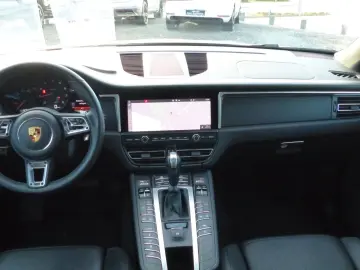 Macan 2.0 Pano 21Zoll el.AHK Luftfederung