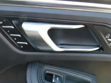 Macan 2.0 Pano 21Zoll el.AHK Luftfederung