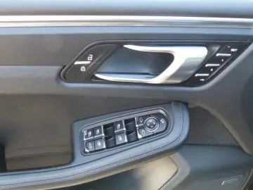 Macan 2.0 Pano 21Zoll el.AHK Luftfederung