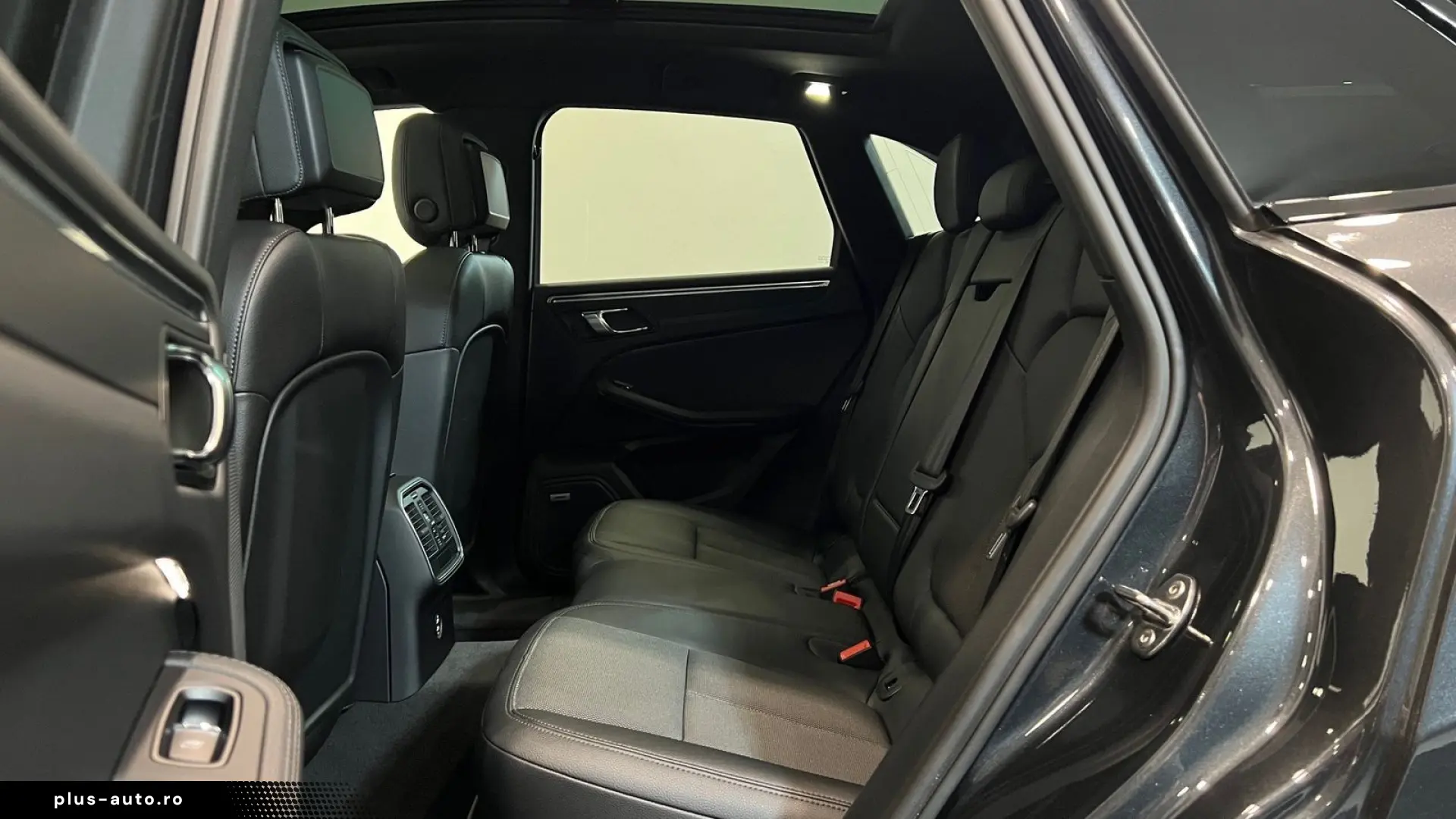 Macan III PANO AHK PDLS  Totwinkel ACC Kamera