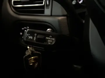 Macan III PANO AHK PDLS  Totwinkel ACC Kamera