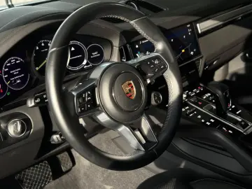 Cayenne Coupe Platinum Ed. SportAbgas. Pano Luft