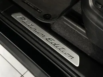 Cayenne Coupe Platinum Ed. SportAbgas. Pano Luft