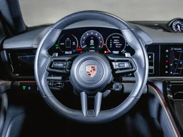 Panamera 4 E-Hybrid Panoramadach BOSE Head-Up