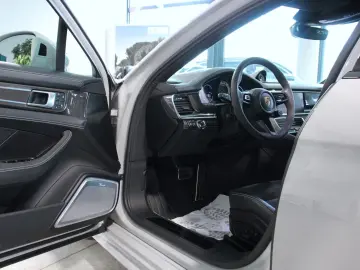 Panamera GTS  Matrix LED PDLS  HUD Panorama 360