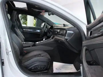 Panamera GTS  Matrix LED PDLS  HUD Panorama 360