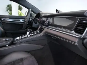 Panamera GTS  Matrix LED PDLS  HUD Panorama 360