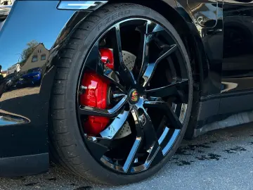 Taycan ACC Perf.Batterie  22  Luftfeder Kamera