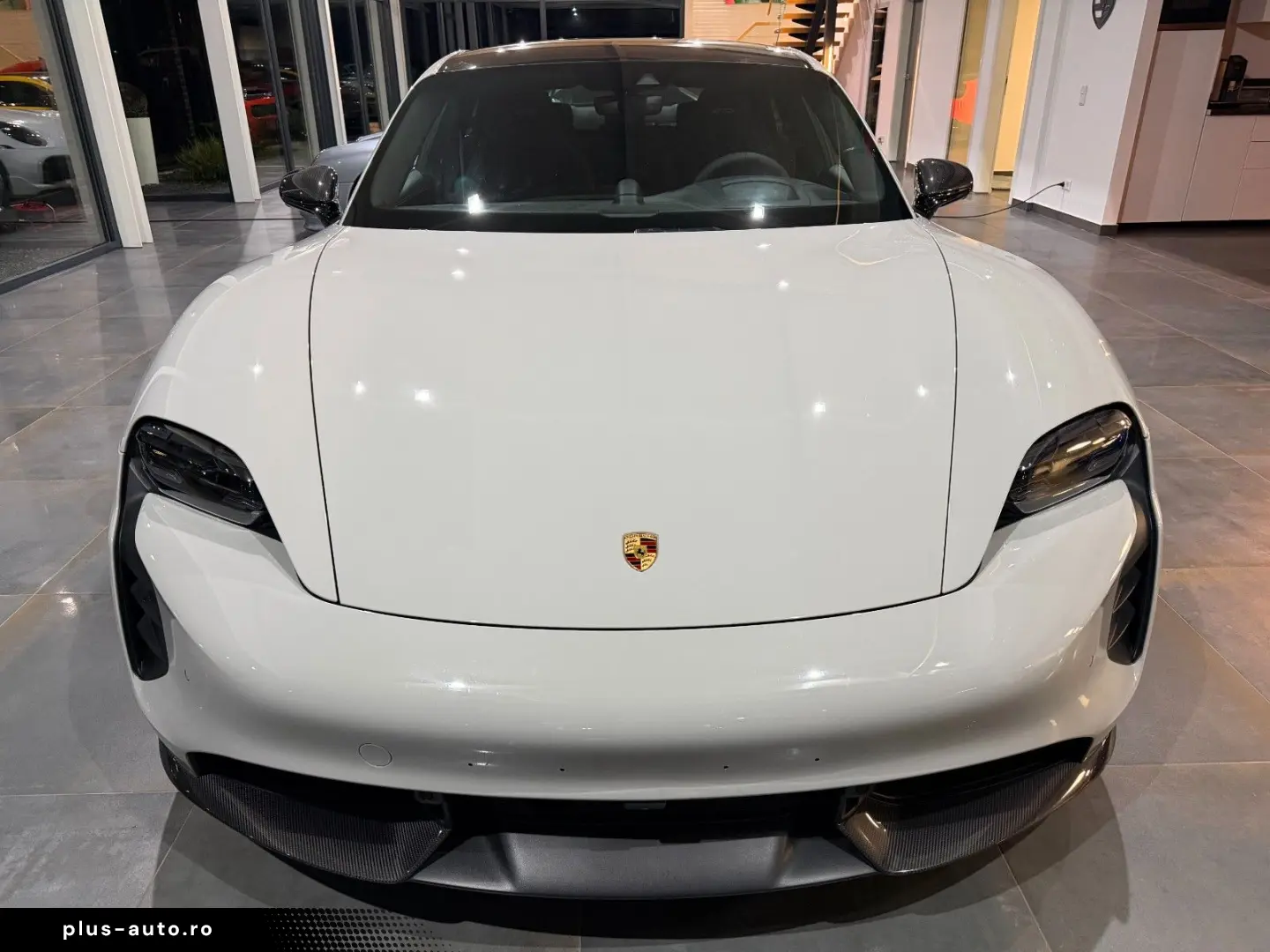 Taycan GTS MY24 CarbonAero HuD HA-Lenkung Kreide