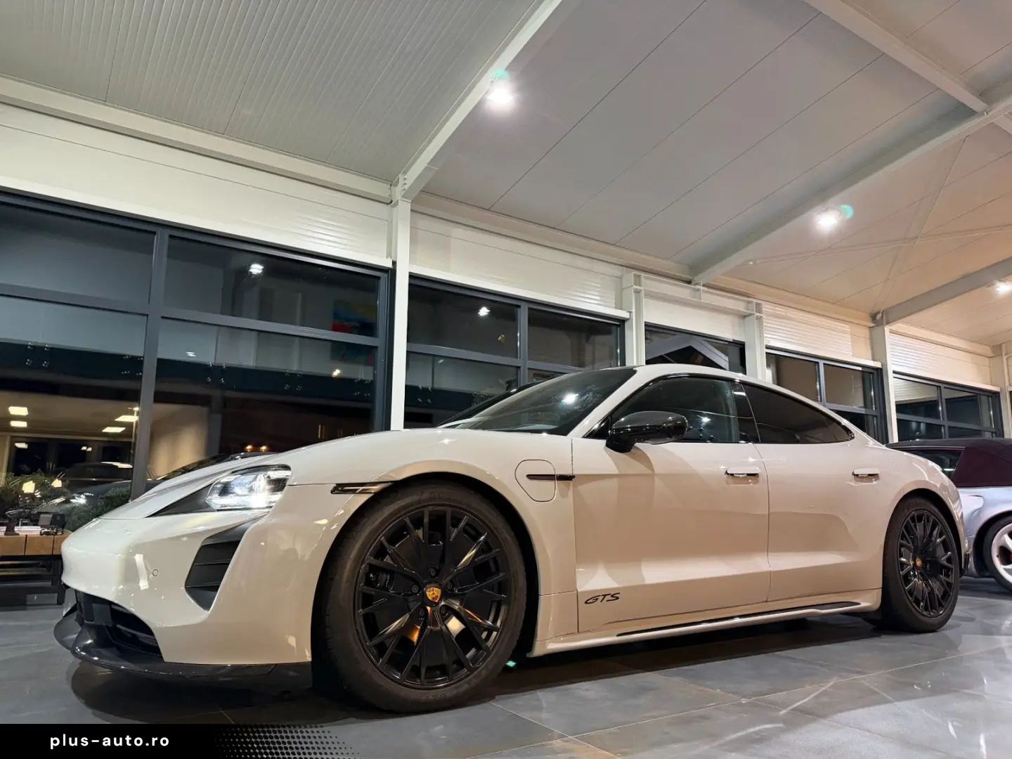 Taycan GTS MY24 CarbonAero HuD HA-Lenkung Kreide