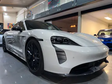 Taycan GTS MY24 CarbonAero HuD HA-Lenkung Kreide