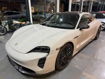 Taycan GTS MY24 CarbonAero HuD HA-Lenkung Kreide
