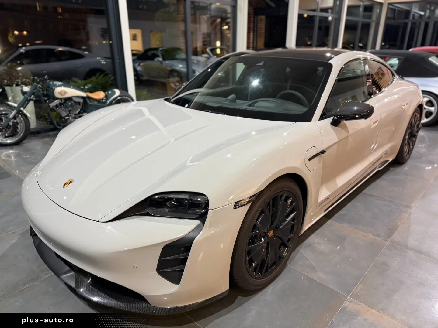 Taycan GTS MY24 CarbonAero HuD HA-Lenkung Kreide