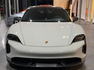 Taycan GTS MY24 CarbonAero HuD HA-Lenkung Kreide