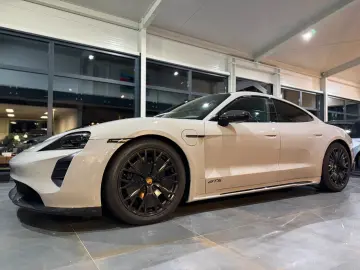 Taycan GTS MY24 CarbonAero HuD HA-Lenkung Kreide