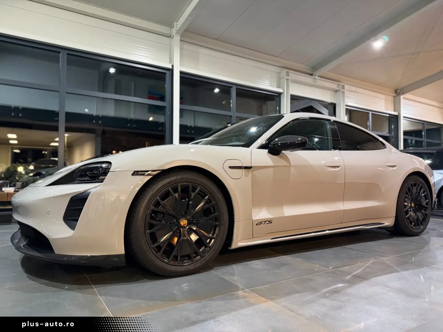 Taycan GTS MY24 CarbonAero HuD HA-Lenkung Kreide