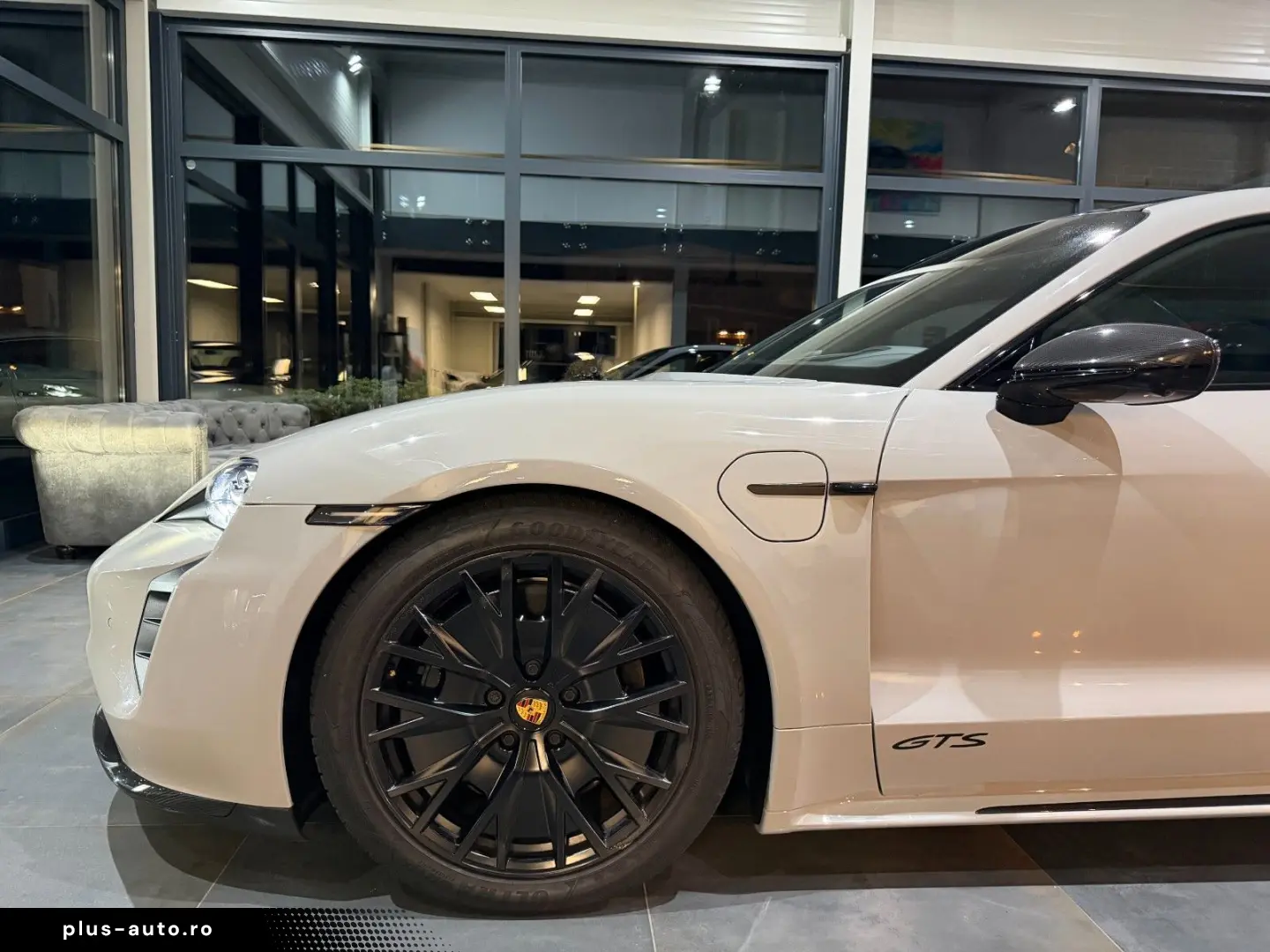 Taycan GTS MY24 CarbonAero HuD HA-Lenkung Kreide