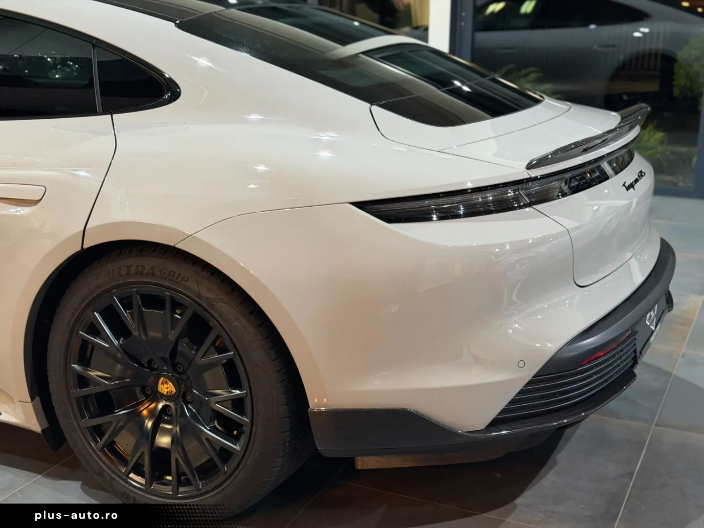 Taycan GTS MY24 CarbonAero HuD HA-Lenkung Kreide