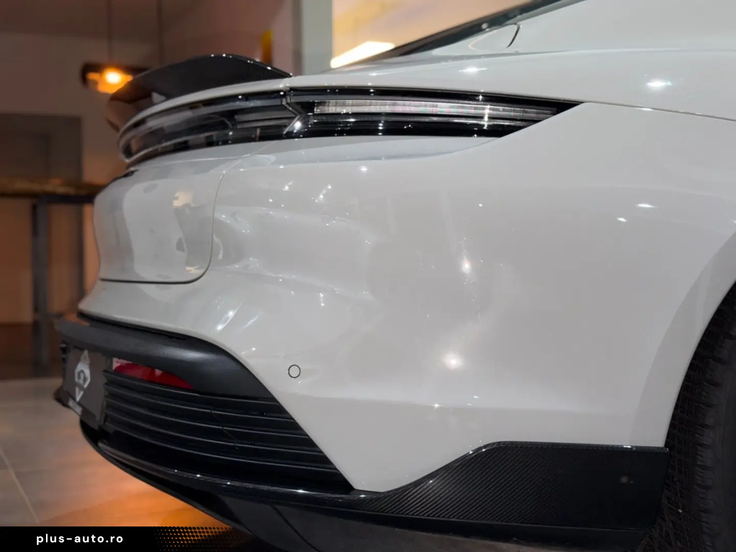 Taycan GTS MY24 CarbonAero HuD HA-Lenkung Kreide