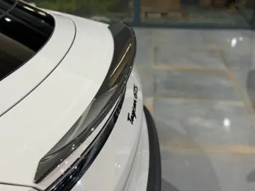 Taycan GTS MY24 CarbonAero HuD HA-Lenkung Kreide