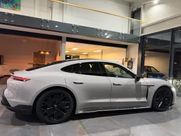 Taycan GTS MY24 CarbonAero HuD HA-Lenkung Kreide