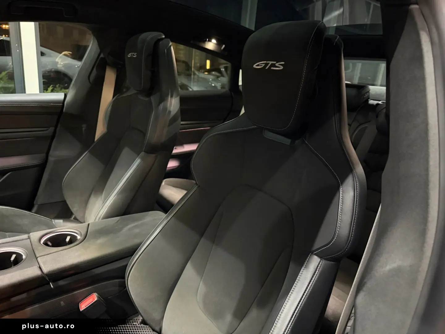 Taycan GTS MY24 CarbonAero HuD HA-Lenkung Kreide