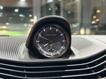 Taycan GTS MY24 CarbonAero HuD HA-Lenkung Kreide