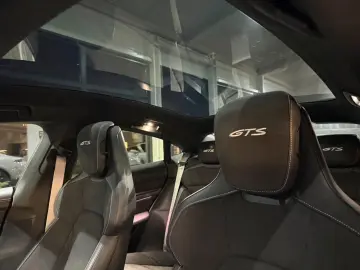 Taycan GTS MY24 CarbonAero HuD HA-Lenkung Kreide