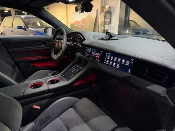 Taycan GTS MY24 CarbonAero HuD HA-Lenkung Kreide