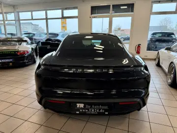 Taycan Performance Panorama SportChrono WP