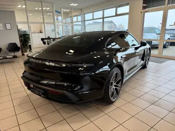 Taycan Performance Panorama SportChrono WP