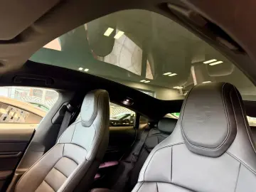 Taycan Performance Panorama SportChrono WP