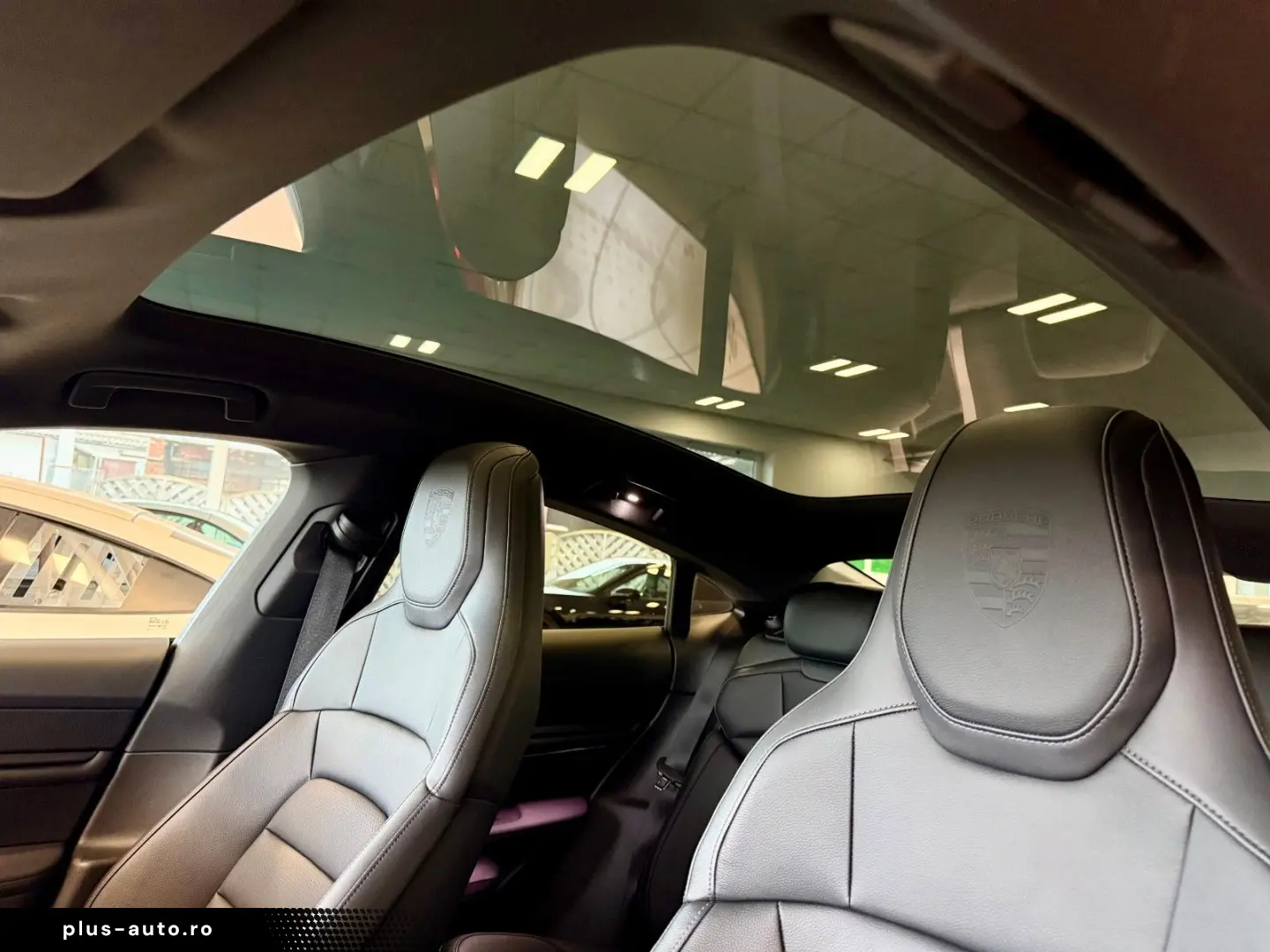 Taycan Performance Panorama SportChrono WP