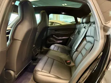 Taycan Performance Panorama SportChrono WP