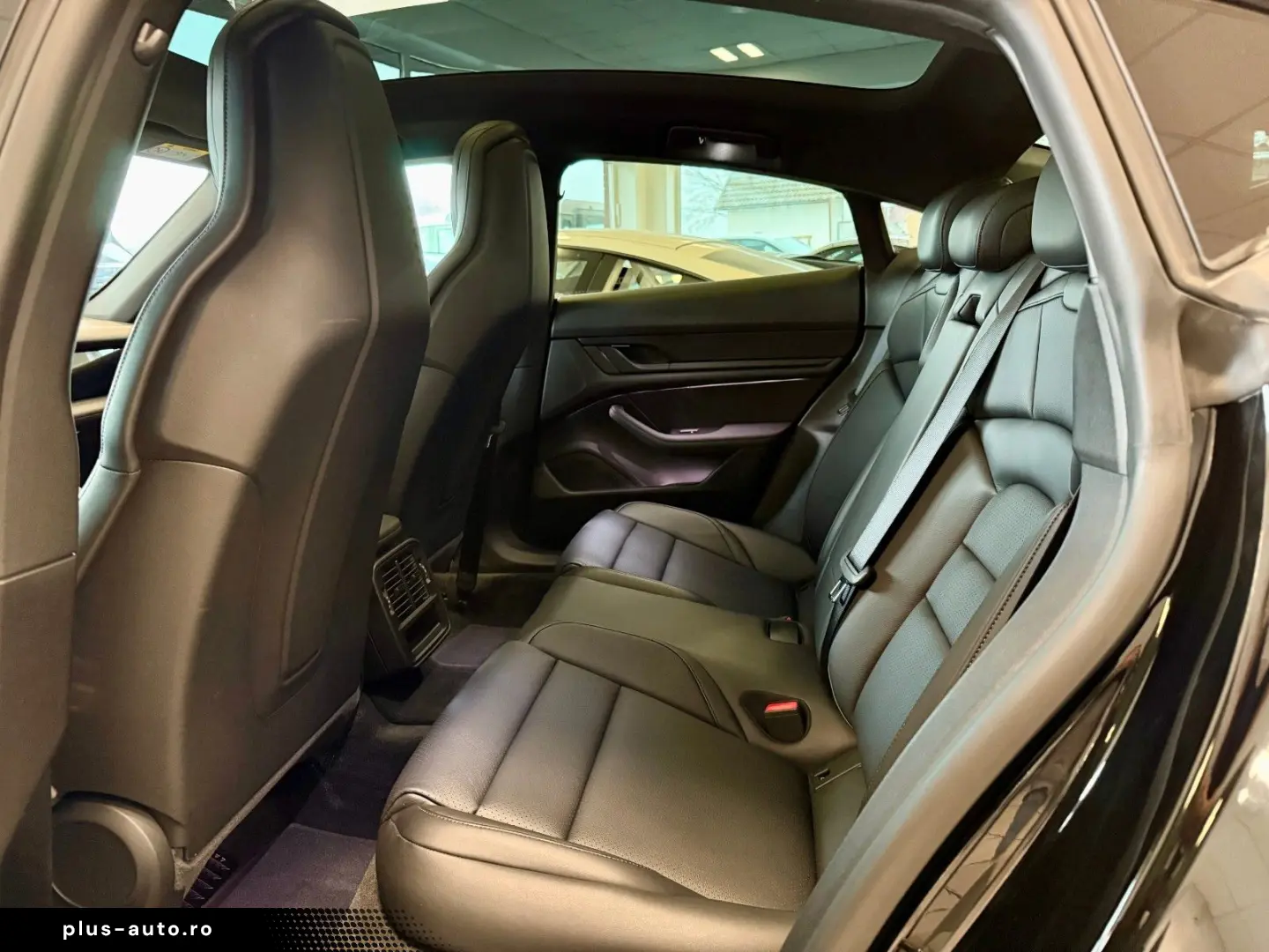 Taycan Performance Panorama SportChrono WP