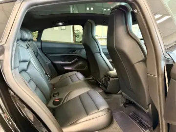 Taycan Performance Panorama SportChrono WP