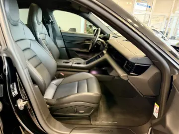 Taycan Performance Panorama SportChrono WP