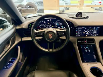 Taycan Performance Panorama SportChrono WP