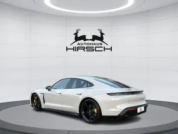 Taycan GTS 21  BOSE 360  Kreide PCCB