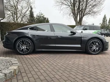 Taycan Turbo Nachtsicht Burmester Beif.-Display