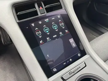 Taycan Turbo Nachtsicht Burmester Beif.-Display