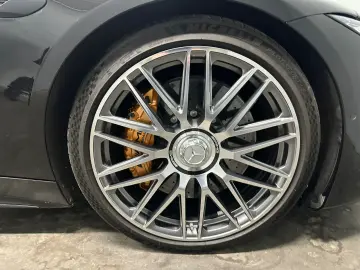 SL 63 4MATIC  KERAMIK BREMSE HEADUP MASSAGE