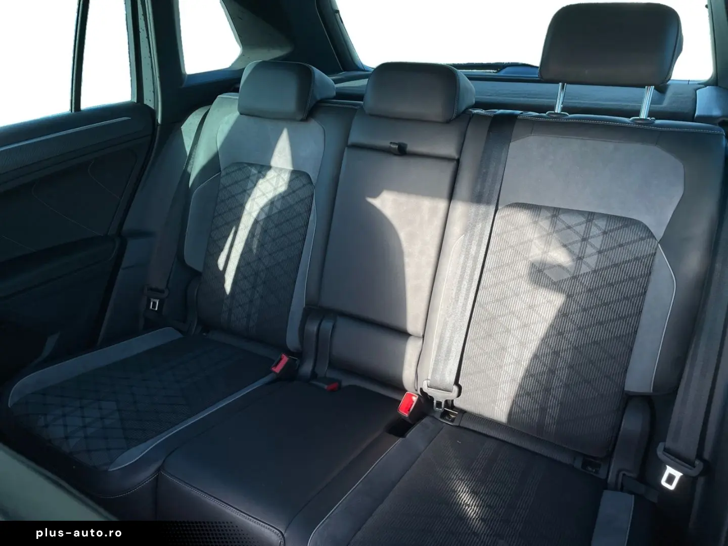 Tiguan R-Line 2.0 TSI 4M DSG LED NAVI KAMERA APP